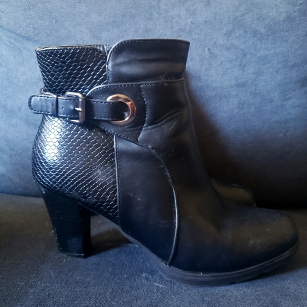 Ankle Boots - Size 8 - Black